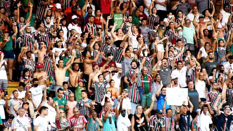Abel Braga pede apoio da torcida do Fluminense contra o Olímpia