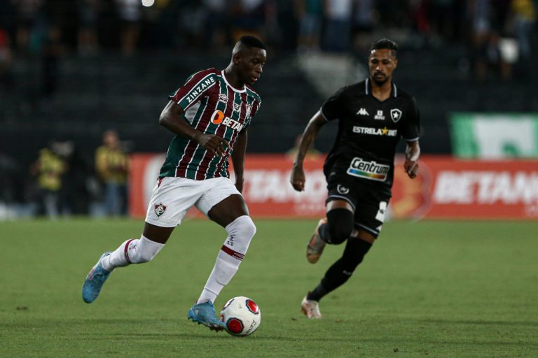 Fluminense defende longa invencibilidade contra o Botafogo