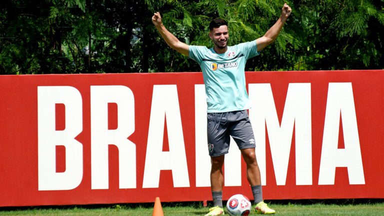 Martinelli destaca foco em melhora nos treinos do Fluminense