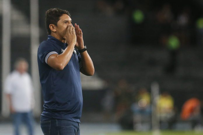 Lúcio Flávio projeta jogo de volta do Botafogo contra o Fluminense