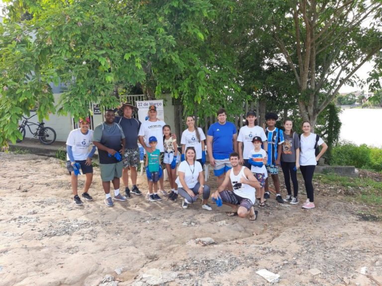 Meio Ambiente: voluntários recolhem 150 quilos de materiais despejados na lagoa do Interlagos