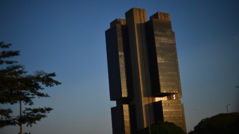 Banco Central libera repescagem para nascidos após 1983