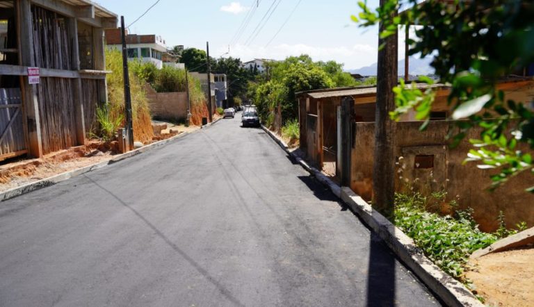 Ruas nos bairros Vila Rica e Novo Parque recebem pavimentação