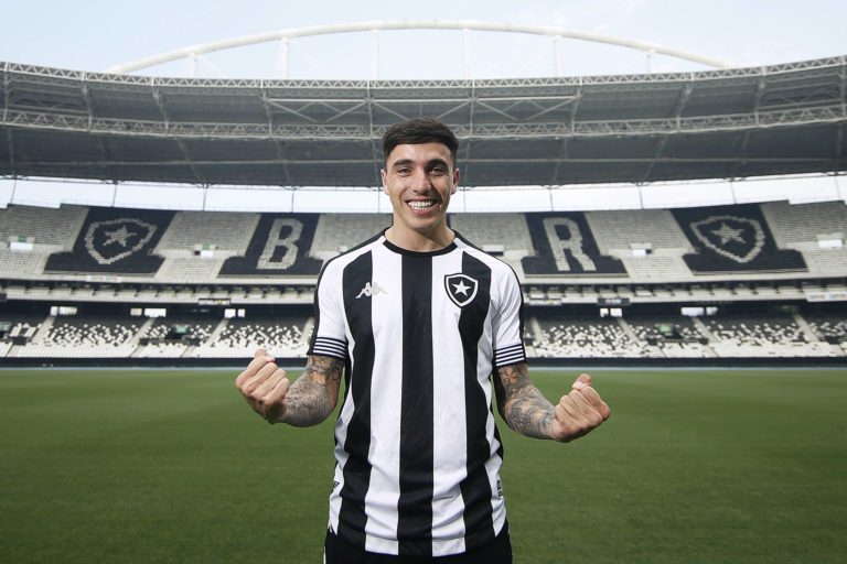 Saravia é apresentado e exalta Botafogo