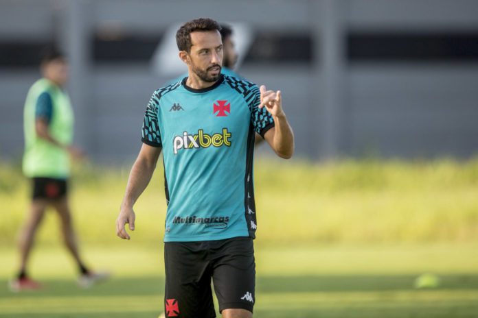 Após polêmica em substituição, Nenê se explica e pede desculpas: “Bola para frente”