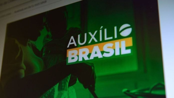 Caixa paga Auxílio Brasil a beneficiários com NIS final 8