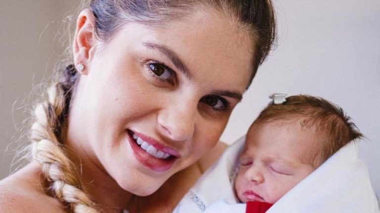 Ayla é a primeira filha de Bárbara Evans com o empresário Gustavo Theodoro