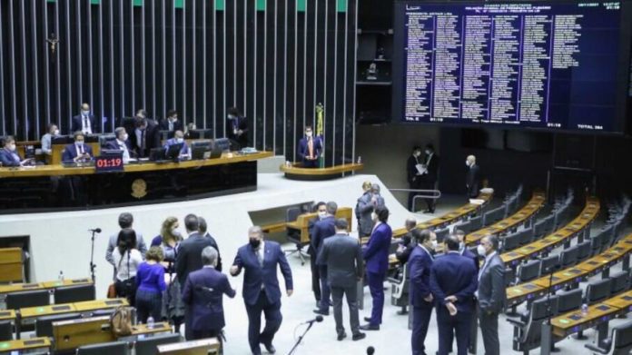 Câmara aprovou MP criada por Bolsonaro e entregará texto ao Senado