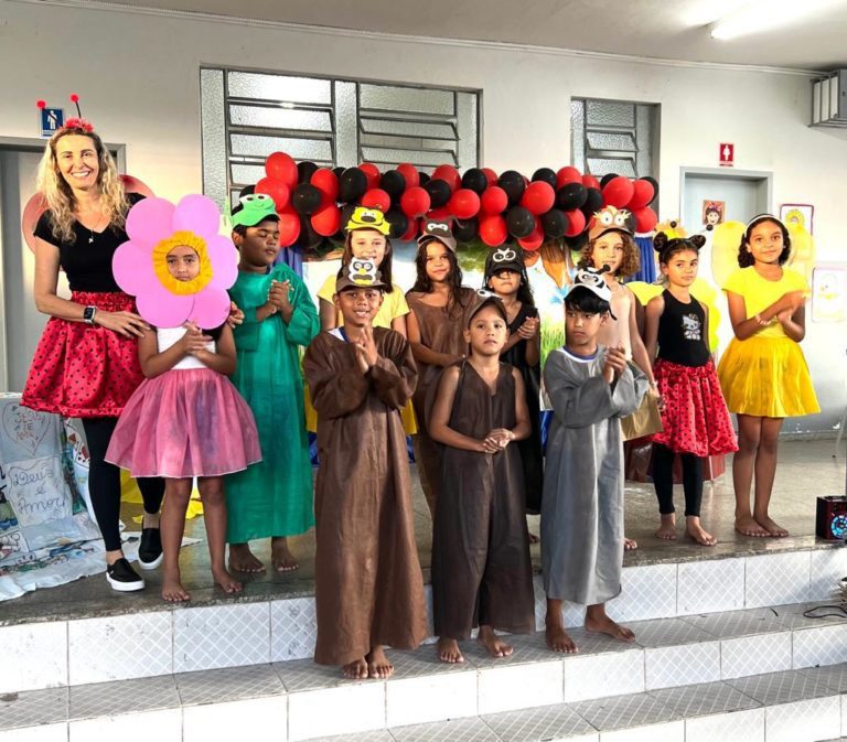 Escolas dos bairros Canivete e Centro celebram Dia Nacional do Livro Infantil   		