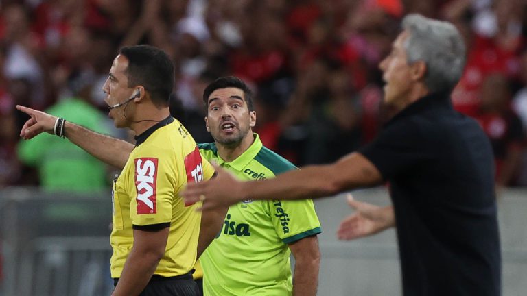 Abel revela admiração por Paulo Sousa e brinca sobre diferença entre carreiras