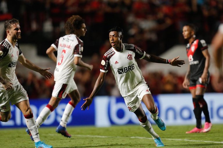 Bruno Henrique rechaça problema entre elenco do Flamengo e Paulo Sousa