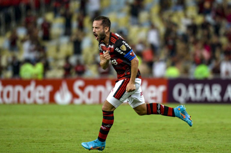 Éverton Ribeiro defende Paulo Sousa após vitória do Flamengo: “Nunca teve panela”