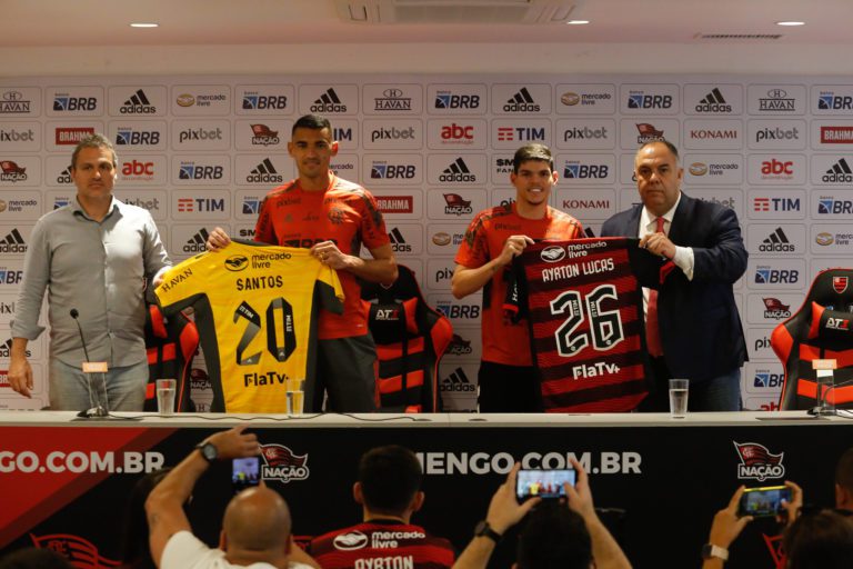 Santos e Ayrton Lucas são apresentados no Flamengo