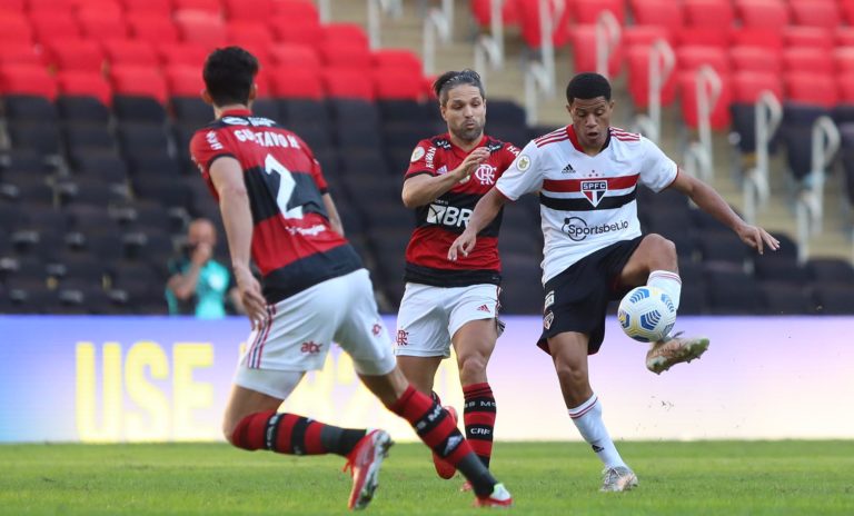 São Paulo visita o Flamengo no Maracanã tentando aproveitar fase turbulenta do rival