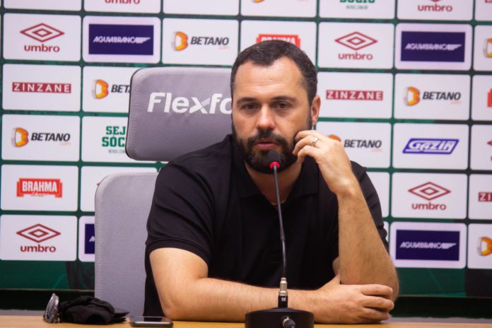 Diretoria do Fluminense quita salários de março dos jogadores