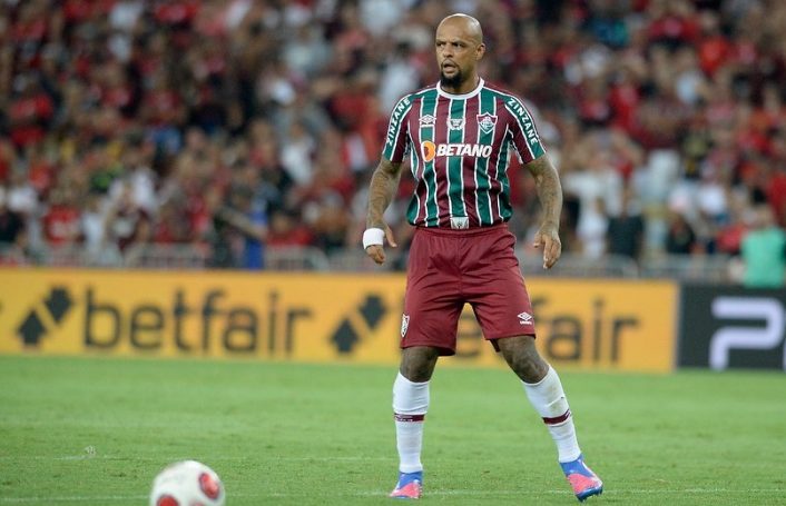 Felipe Melo recebe alta após cirurgia no joelho e agradece Fluminense