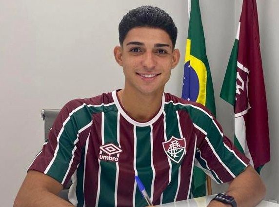 Fluminense assegura permanência da jovem promessa Gustavo Lobo