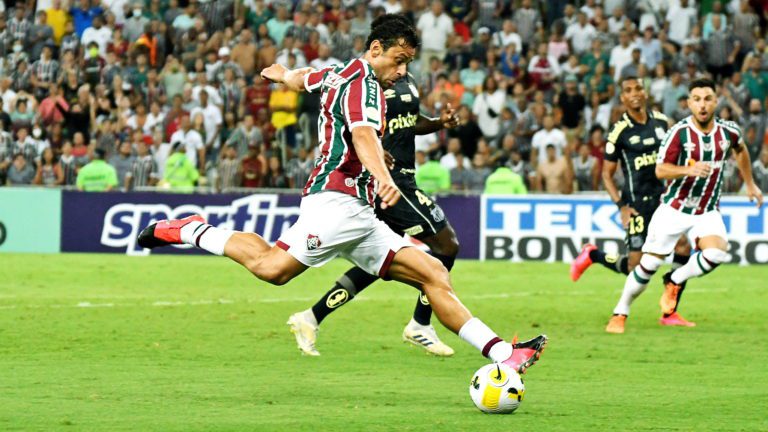 Fred lamenta tropeço do Fluminense em casa diante do Santos