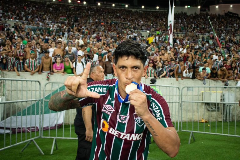 Protagonista do título carioca, Cano destaca trabalho do Fluminense 