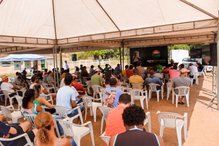 Linhares Coffee leva informações sobre qualidade e tratos culturais do café para produtores de São Rafael e região   		