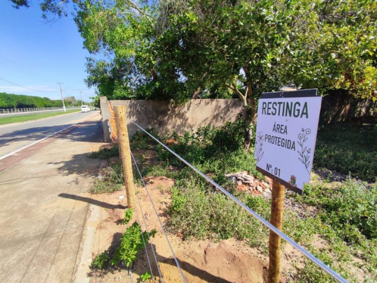 Meio Ambiente instala placas de sinalização em áreas de preservação permanente