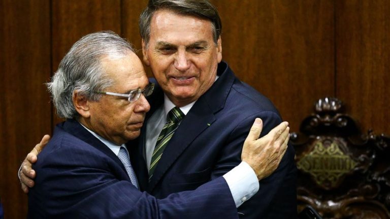 Bolsonaro e Guedes bateram o martelo para reajustar o salário de servidores