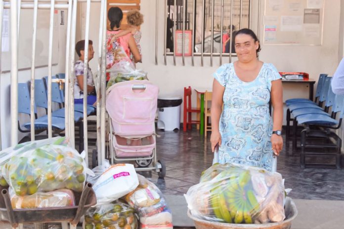 Prefeitura realiza entrega de cestas verdes para famílias em situação de insegurança alimentar nos Residenciais Jocafe I e II