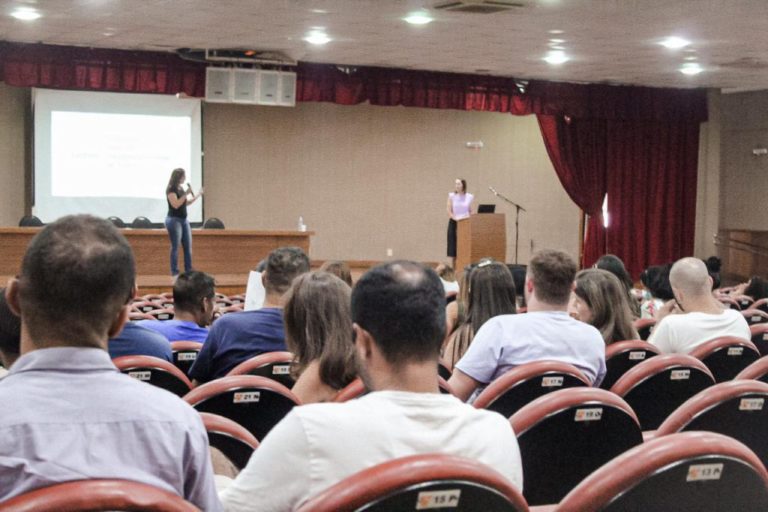 Professores e pedagogos participam de formação sobre práticas de leitura em todos os componentes curriculares   		