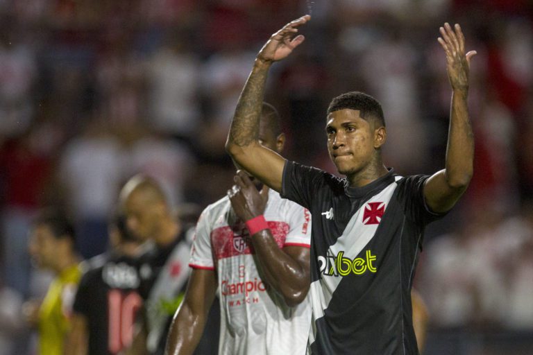 Raniel analisa empate do Vasco contra o CRB: ‘Fica um sabor amargo’