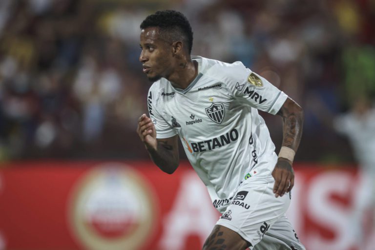 São Paulo corre para fechar venda de Tchê Tchê ao Botafogo