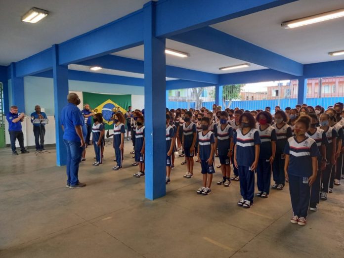 Técnicos da Secretaria de Educação participam de encontro das Escolas Cívicos-Militares em Vila Velha/ES