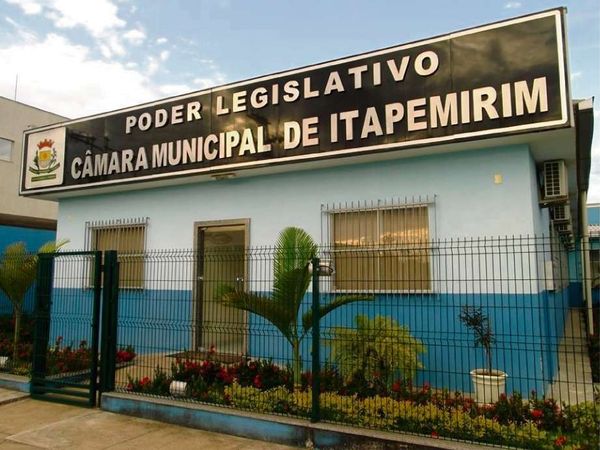 Itapemirim: Suplentes Mazinho e Delei tomam posse na Câmara de Vereadores