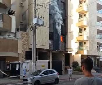Guarapari: Homem coloca fogo em apartamento com esposa dentro