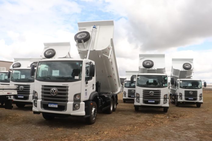 Governo do Estado realiza entrega de equipamentos agrícolas para 34 municípios