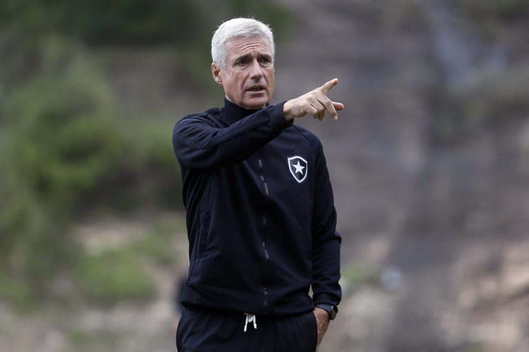 Botafogo busca manter bom retrospecto como visitante contra o América-MG