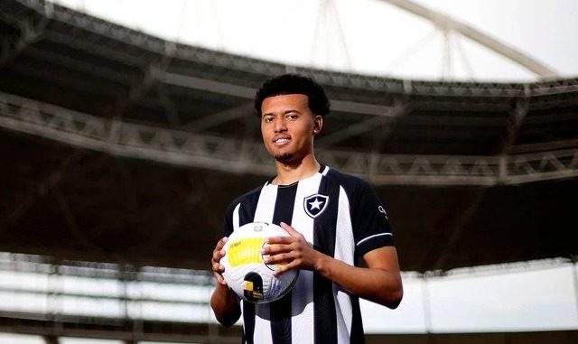 Botafogo tenta regularizar lateral Hamalainen para clássico contra Flamengo