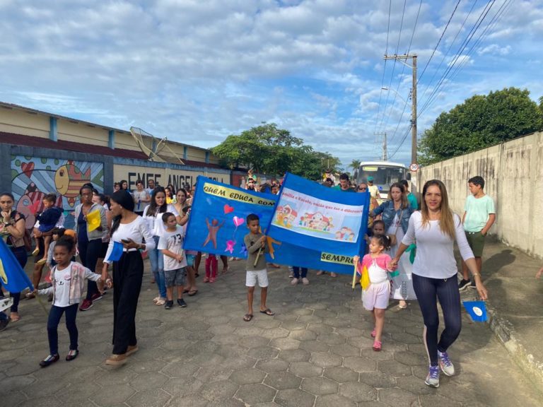 Ceim Sebastião Justino Furtado encerra projeto institucional “Família e valores” com passeata em Rio Quartel   		