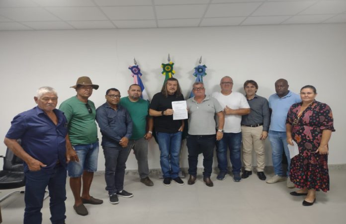 DANIEL SANTANA CONVOCA SECRETARIADO PARA ATENDER BARRA SECA