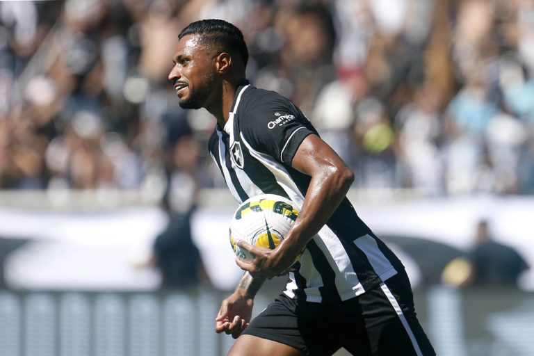 Diego Gonçalves entende cobrança, mas pede paciência à torcida do Botafogo