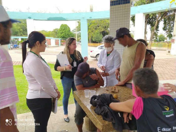 Equipe de Abordagem do CREAS e Secretaria de Saúde levam vacina para pessoas em situação de rua em Nova Venécia