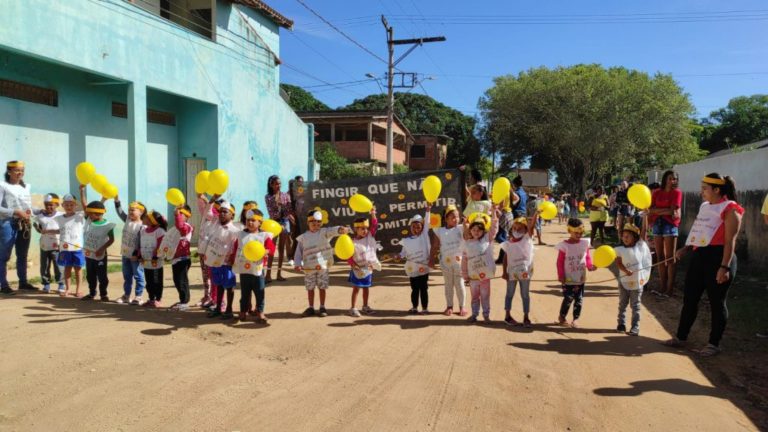 Escolas e Cras de Povoação realizam caminhada em alusão ao Dia Nacional de Combate ao Abuso e Exploração Sexual de Crianças e Adolescentes   		