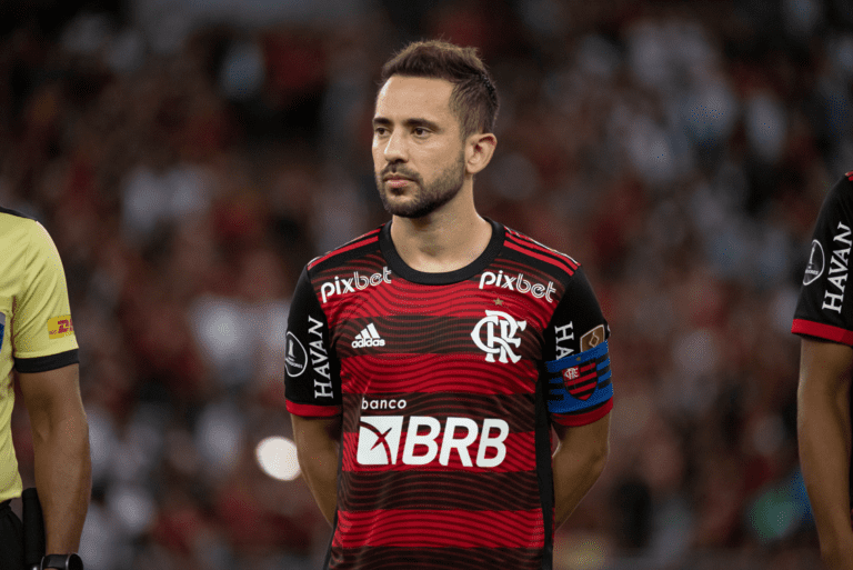 Éverton Ribeiro minimiza resultados ruins do Flamengo fora de casa
