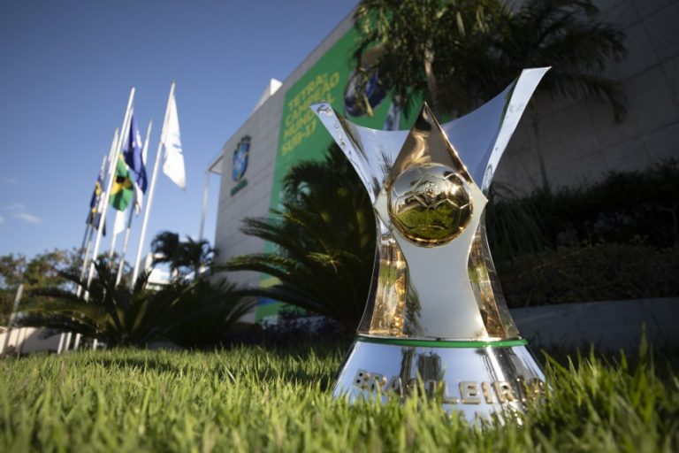 Oito clubes assinam documento para criação da liga do futebol brasileiro