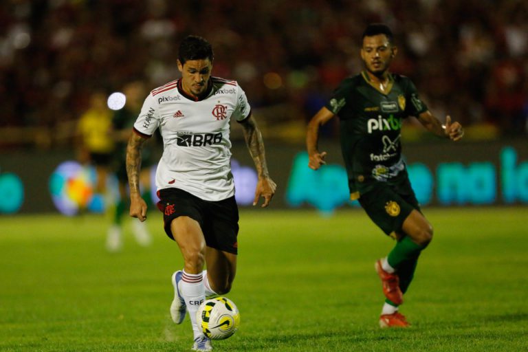 Paulo Sousa comenta declaração de Pedro sobre possível saída do Flamengo