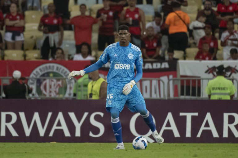Paulo Sousa minimiza falha de Hugo e defende goleiro no Flamengo
