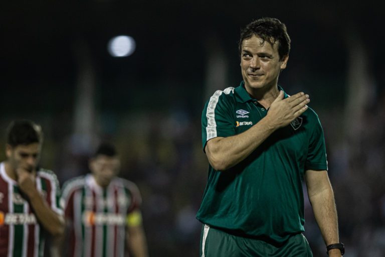 Fernando Diniz rechaça desgaste físico do elenco do Fluminense