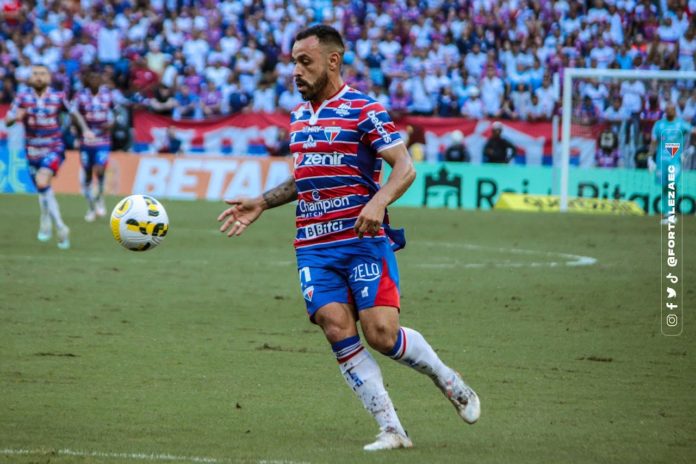 Fluminense apoia Moisés por ato de fair play em lance com zagueiro Nino