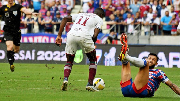 Luiz Henrique destaca “jogada de futsal” em gol marcado contra o Fortaleza