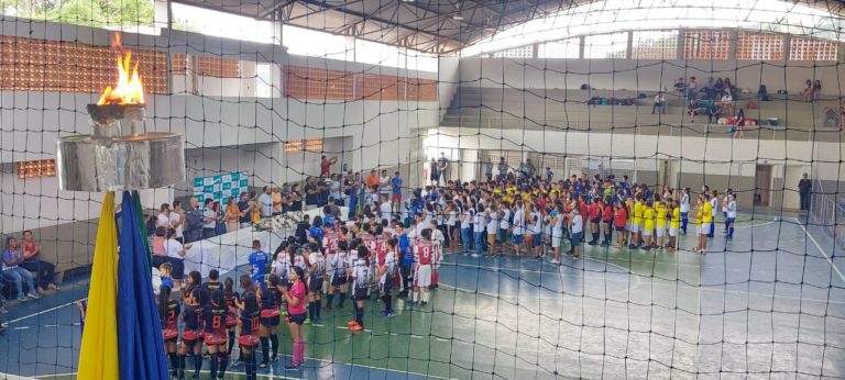 Futsal Masculino e Feminino Juvenil de Barra de São Francisco se destacam no primeiro dia da fase regional dos JEES