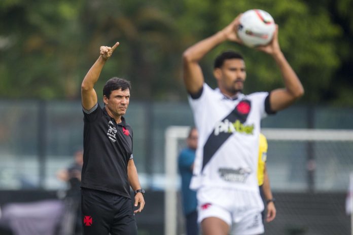 Gabriel Dias vira dúvida no Vasco para jogo contra o Guarani pela Série B
